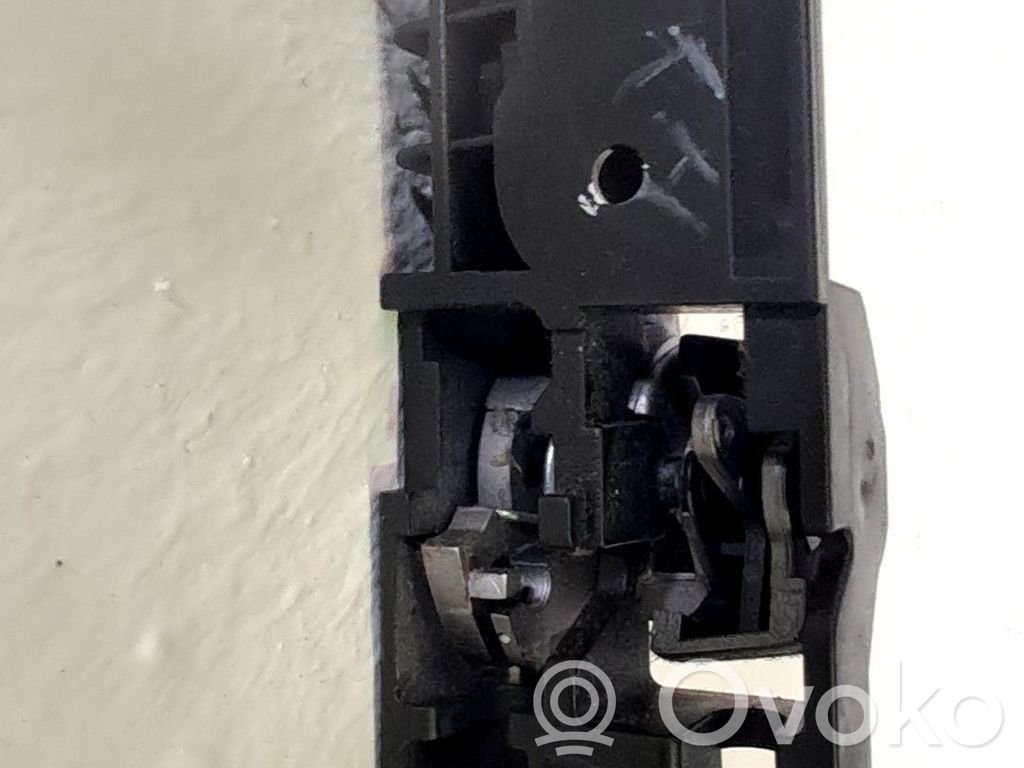 Manecilla interna puerta trasera   8313062J10BWL