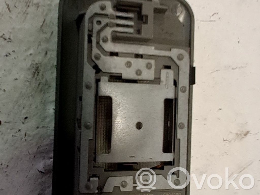 Opel Vivaro Panel oświetlenia wnętrza kabiny 