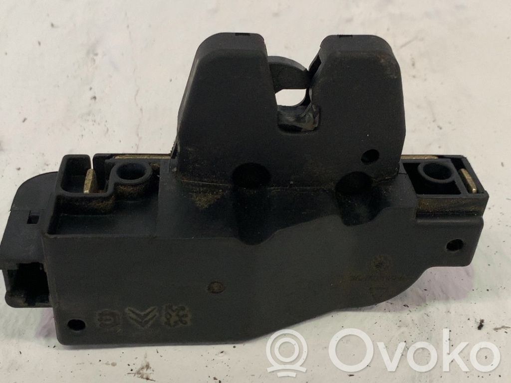 Tailgate lock latch   871972
