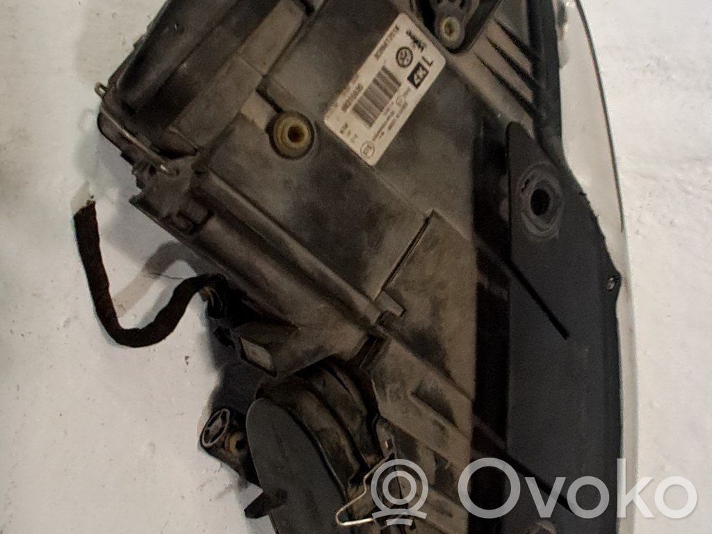 Volkswagen PASSAT CC Phare frontale