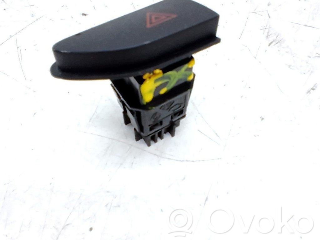 Schalter Warnblinkanlage   252907372R