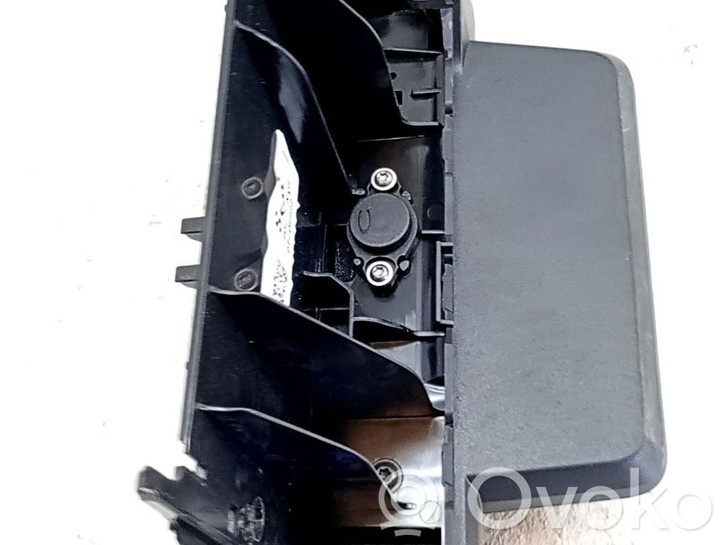 Radio / CD-Player / DVD-Player / Navigation   9857470680