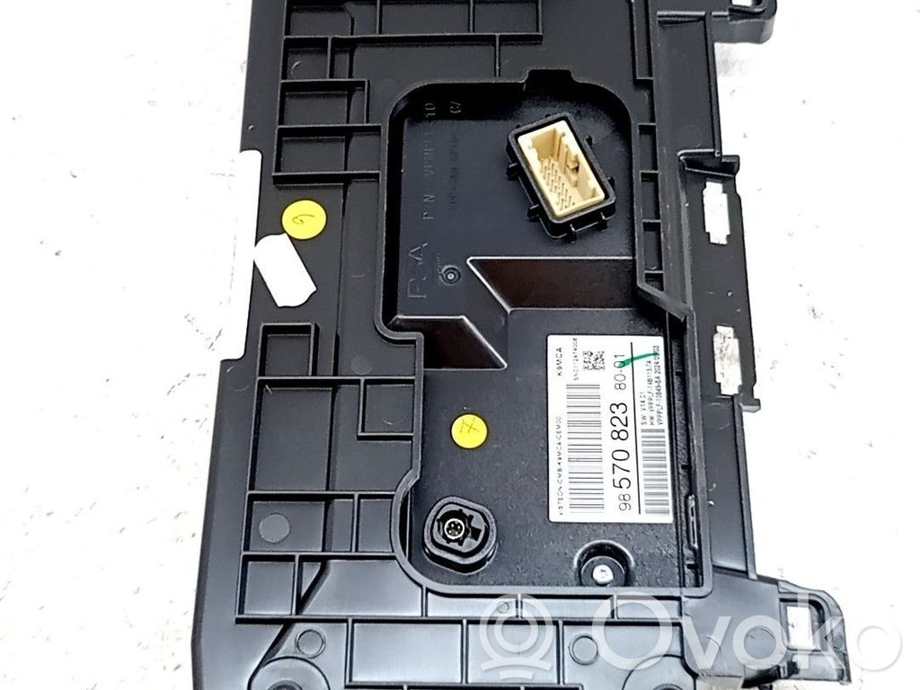 Geschwindigkeitsmesser Cockpit   9857082380