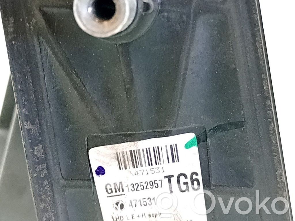 Opel Zafira B Oglindă electrică ușă față 