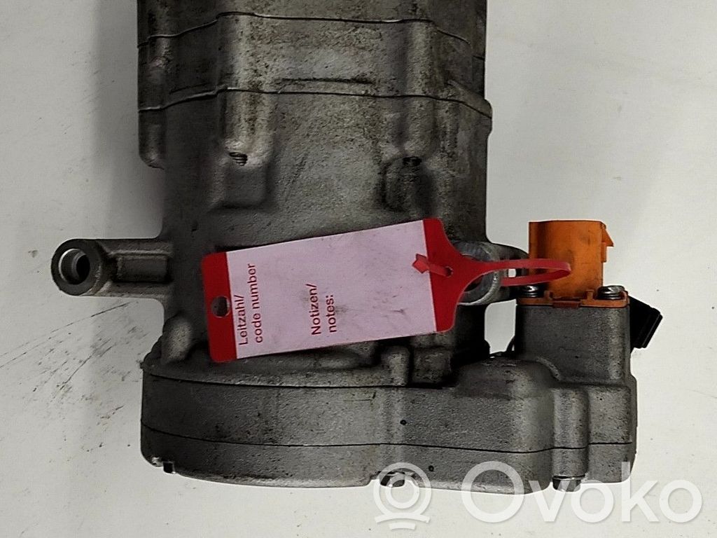 Ilmastointilaitteen kompressorin pumppu (A/C)   97729AT000,977E1AT100