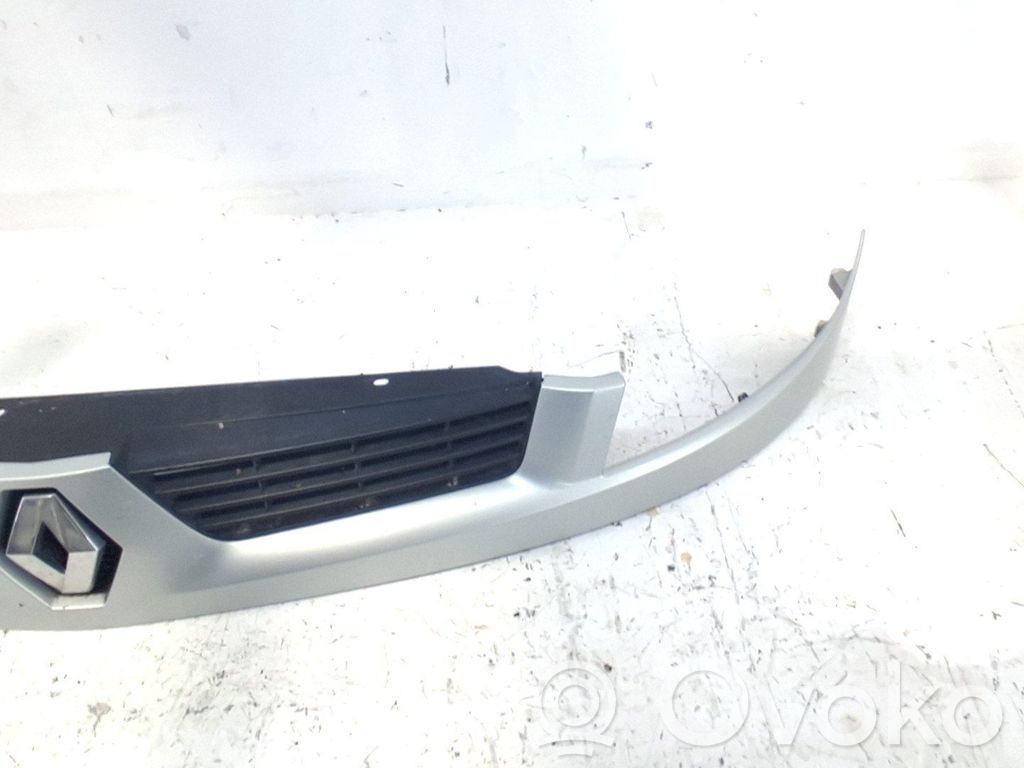 Front grill   8200331208