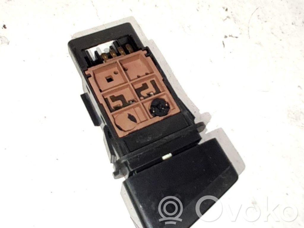 Avārijas lukturu slēdzis   CC29664H0