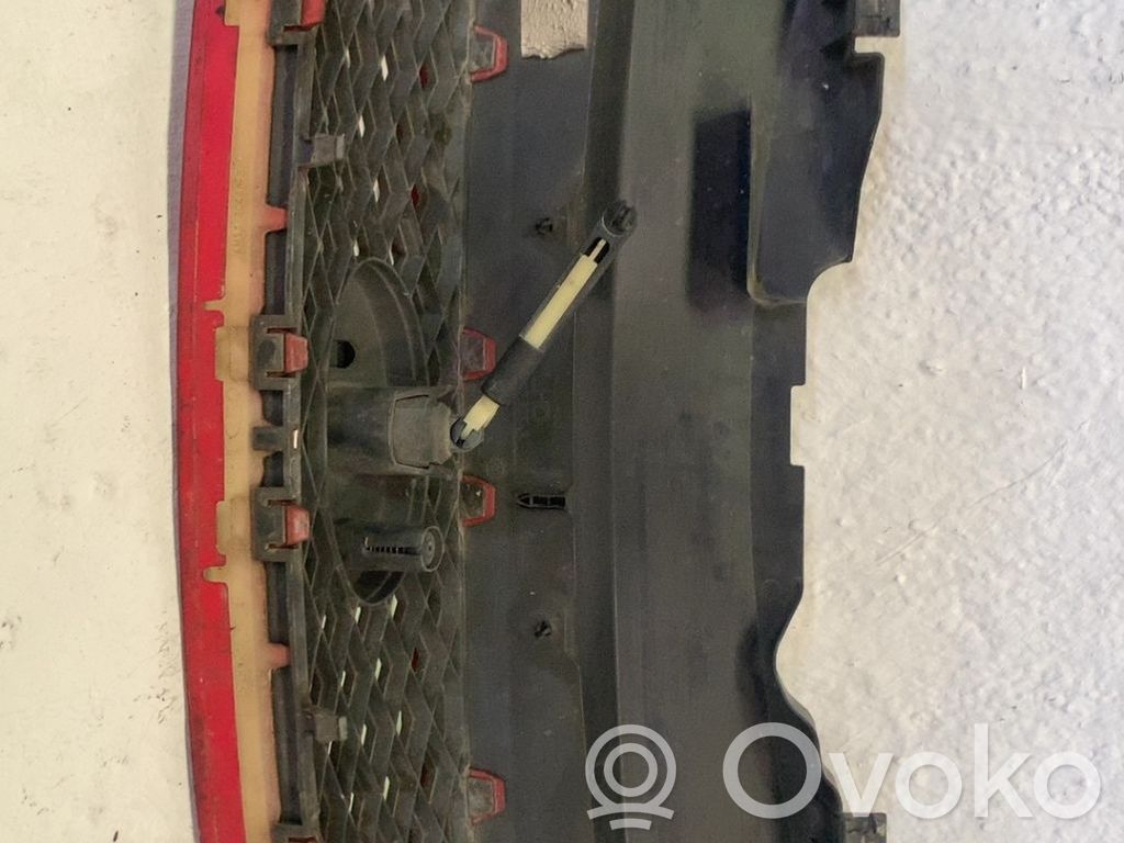 Front grill   1454995,4M5J8200BA