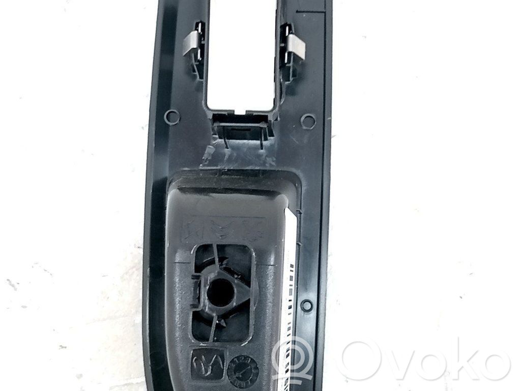 Peugeot 2008 I Interruttore di controllo dell’alzacristalli elettrico