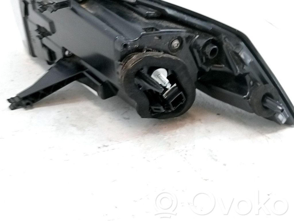 Peugeot 2008 I Takavalon polttimo 