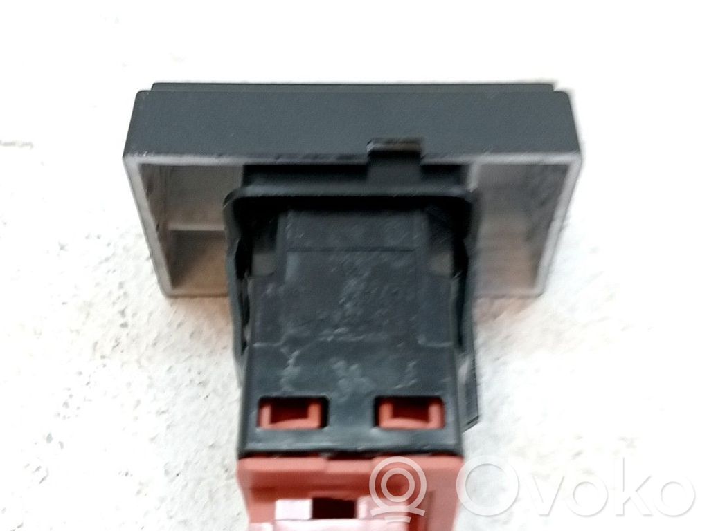 Przycisk świateł awaryjnych   98091816ZD