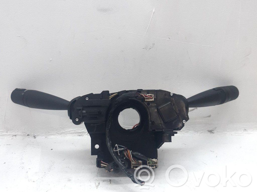 Dodge Avenger Przełącznik / Przycisk kierownicy 