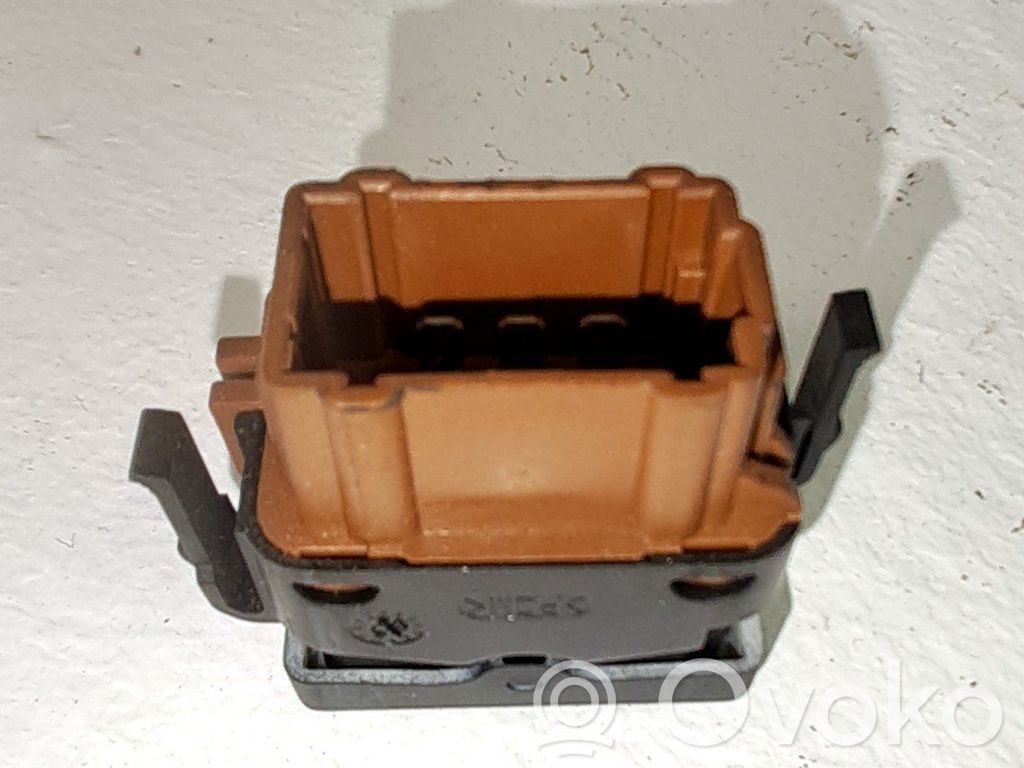 Other switches/knobs/shifts   8200446719