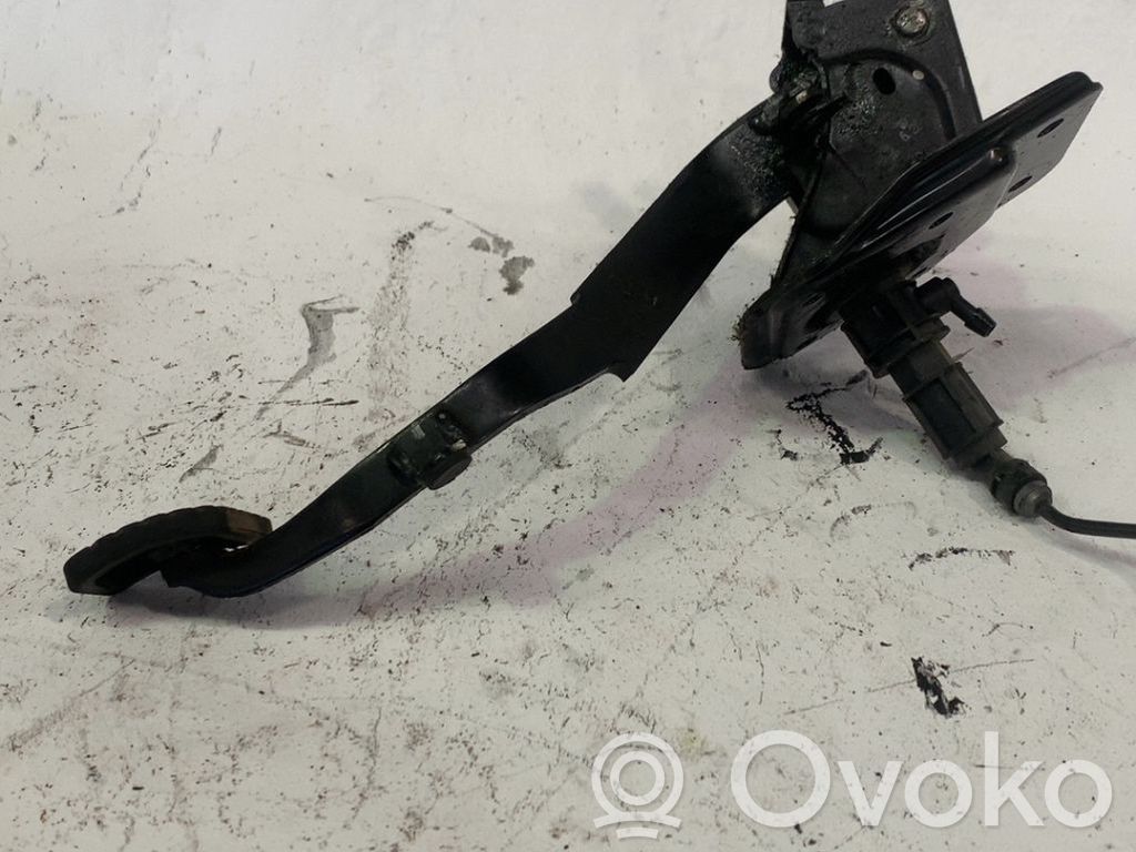 Mitsubishi Outlander Pedal de embrague 