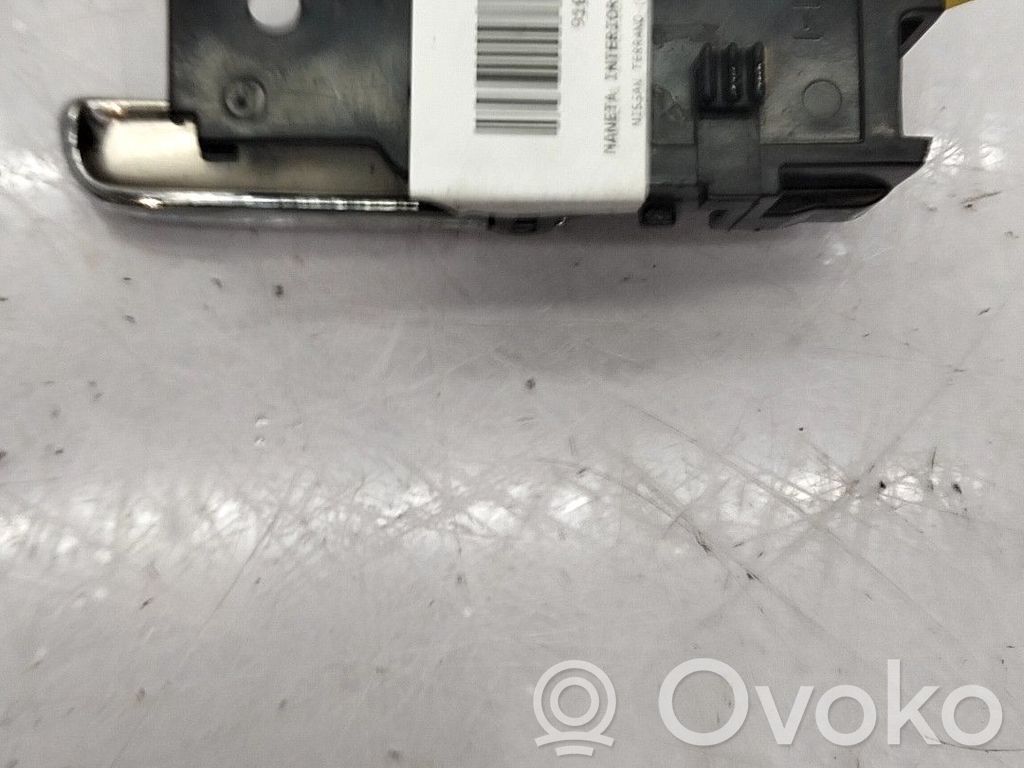 Nissan Terrano Manecilla interna puerta trasera 