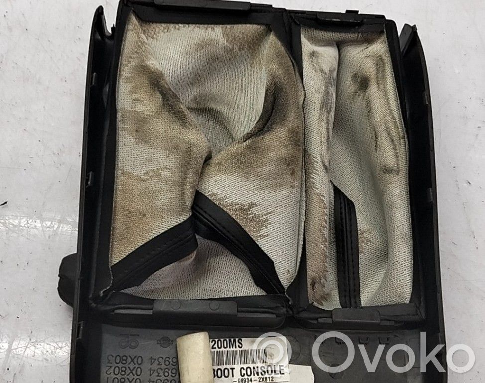 Nissan Terrano Drążek / Pokrętło zmiany biegów 
