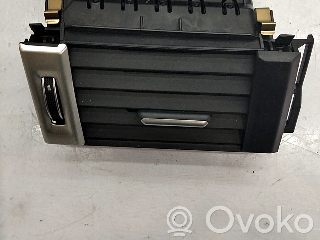 Ramă grilă ventilație bord   LR093940,GJ32018B97BA,BJ32018B09BC