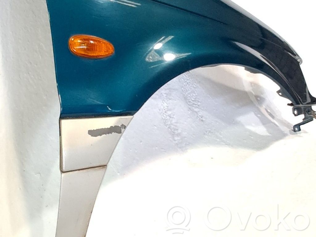 Mitsubishi Space Runner Contur aripă față 