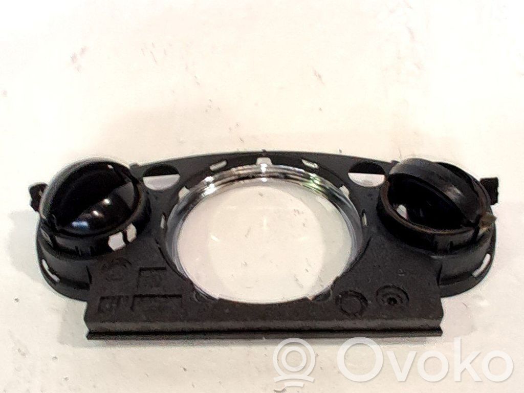 Lango oro grotelės   51450406309