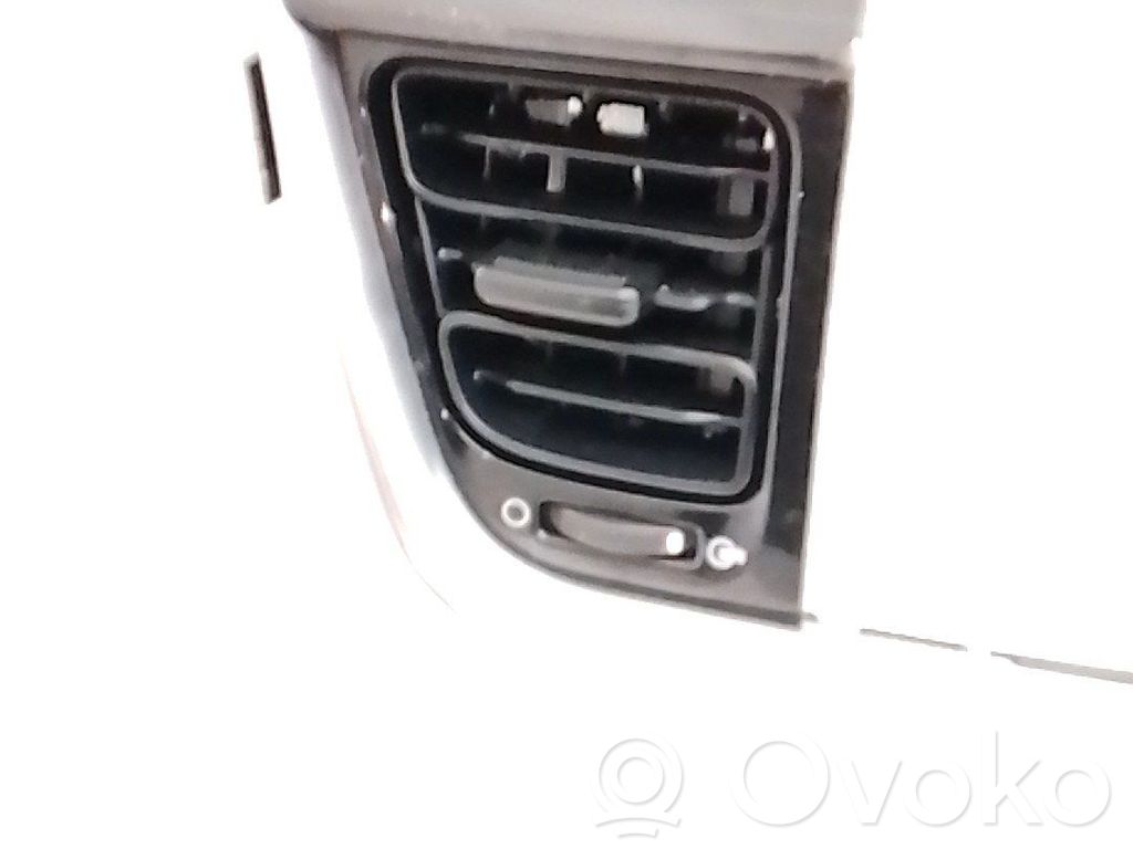 Rejilla de ventilación central del panel   84740H8AE0FHS