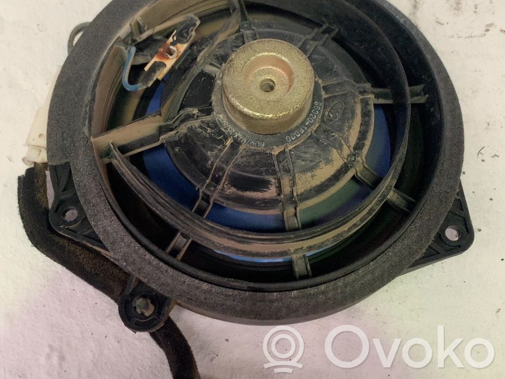 Altavoz de la puerta delantera   963201F000