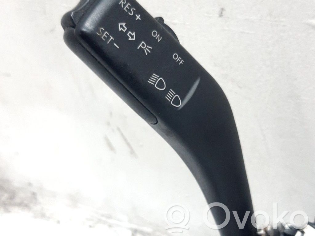 Volkswagen Touran I Boutons / interrupteurs volant 