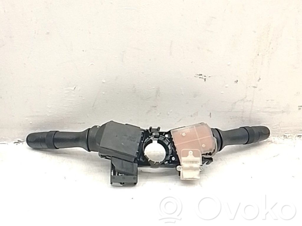 Toyota Auris 150 Przełącznik / Przycisk kierownicy 