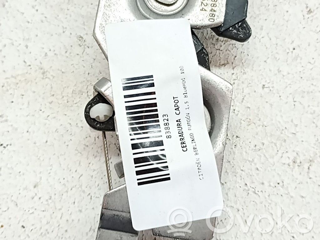 Citroen Berlingo Tie down hook / loop 