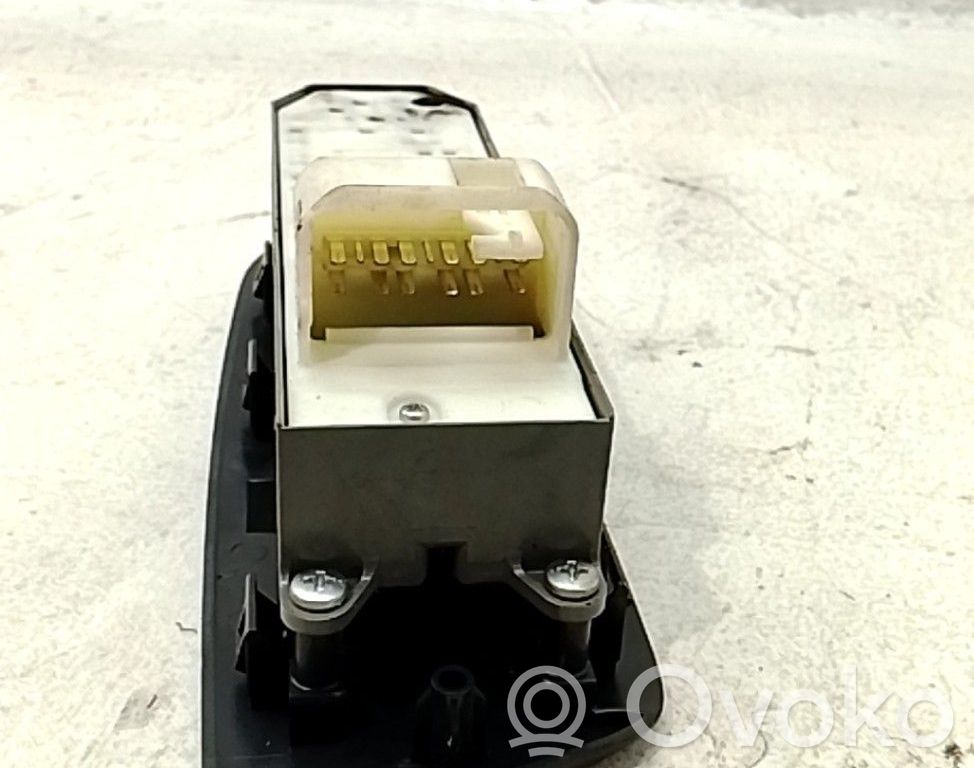 Interruptor del elevalunas eléctrico   8482012520