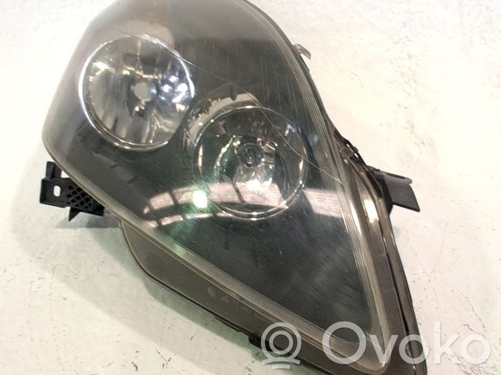 Opel Zafira B Faro/fanale 