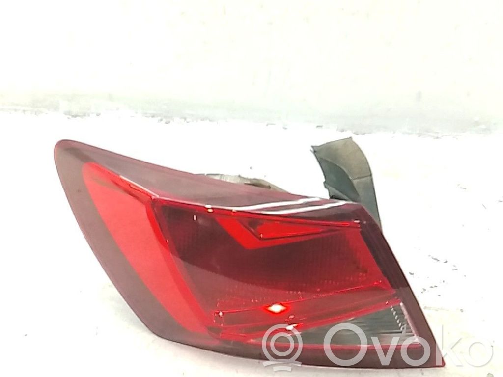 Seat Leon (5F) Takavalon polttimo 