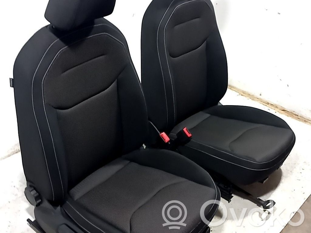 Seat Arona Turvatyynysarja paneelilla 