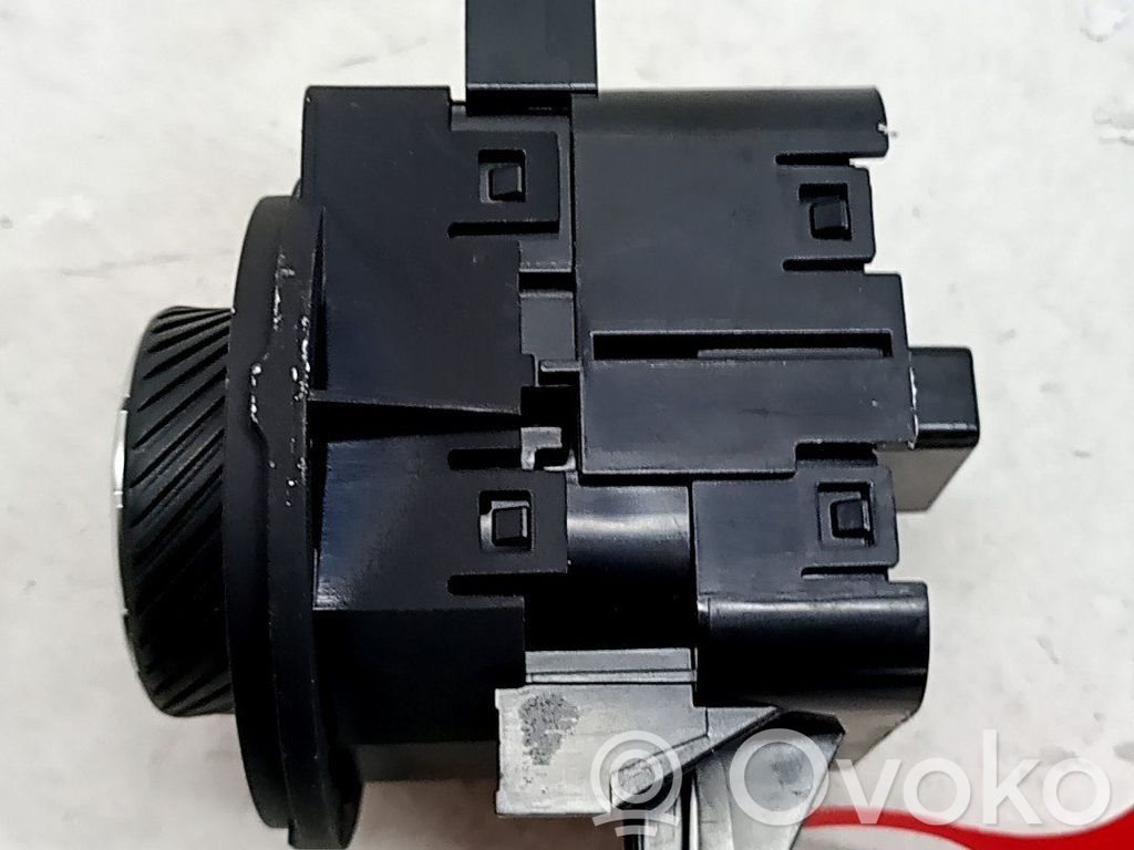 Unidad de control/módulo de carrocería central   8497052120