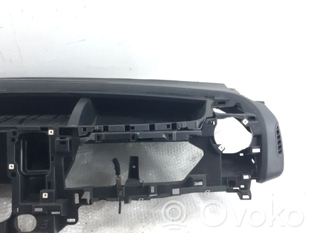 Panel de instrumentos   681002557R