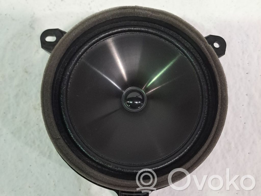 Altavoz de la puerta delantera   861600D450
