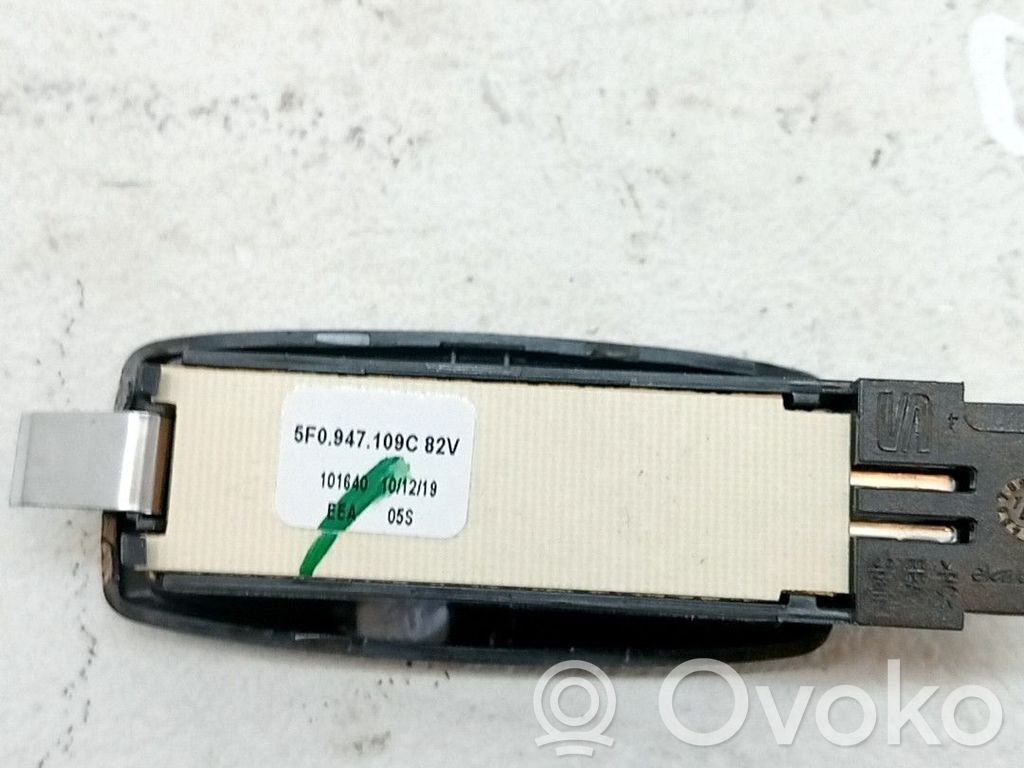 Volkswagen Tiguan Panel oświetlenia wnętrza kabiny 