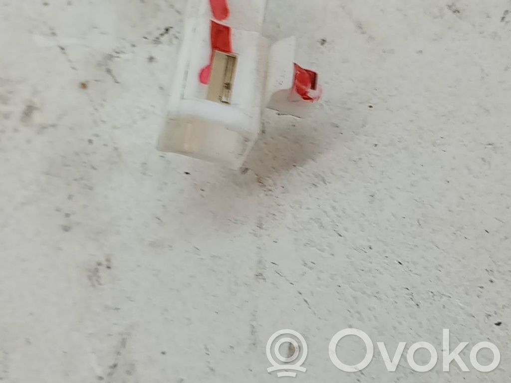 Fiat 500L Rączka / Uchwyt klapy tylnej / bagażnika 
