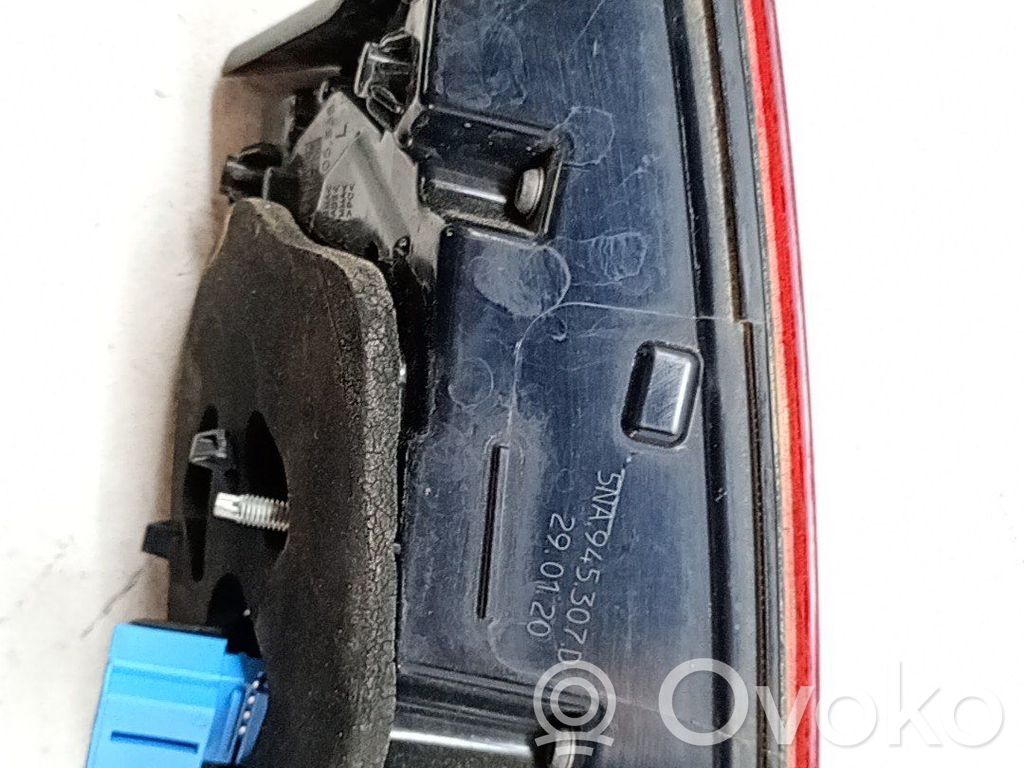 Lámpara de faros/luces traseros   5NA945307D