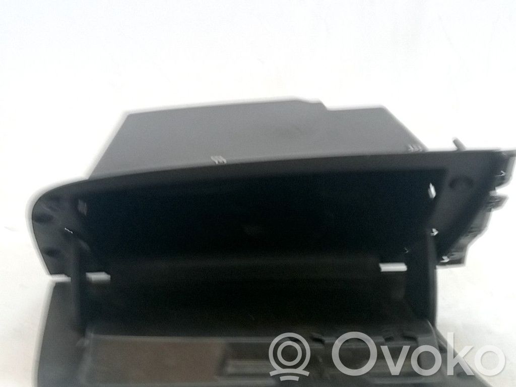 Handschuhfach   39046757
