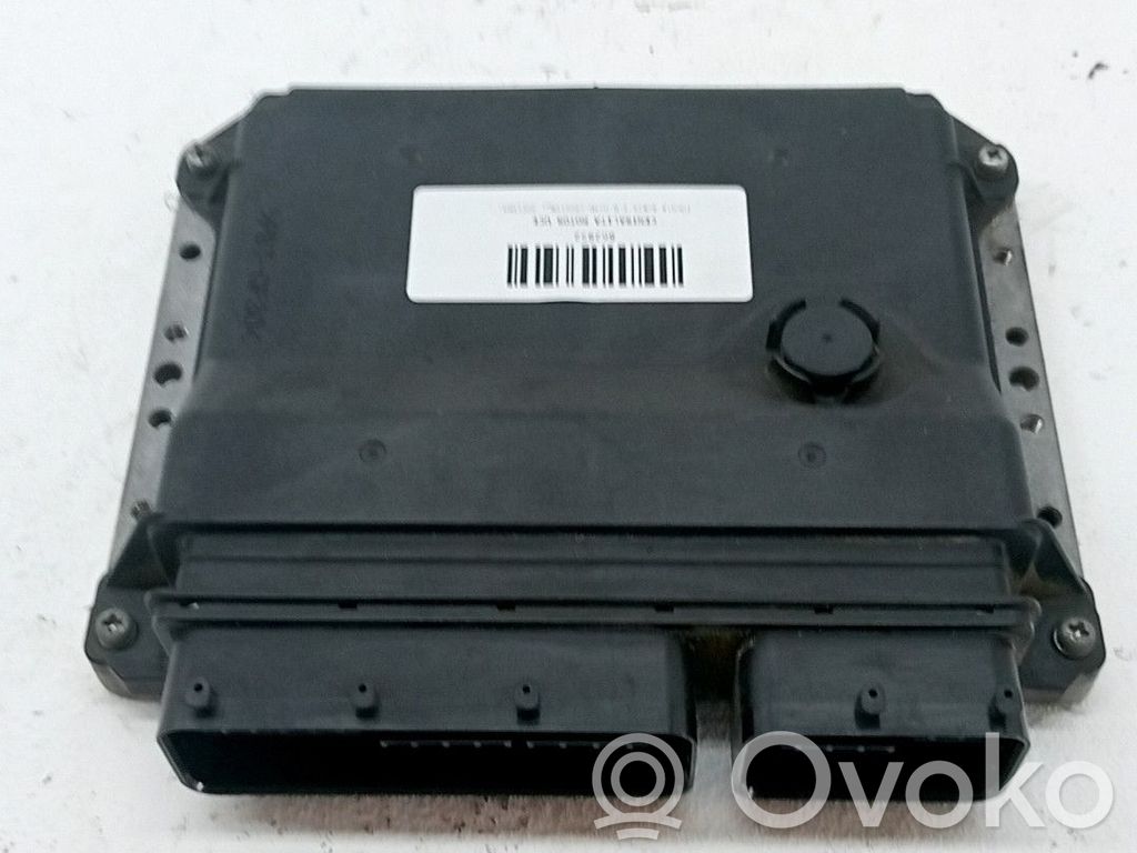 Unidad de control/módulo ECU del motor   8966102S30