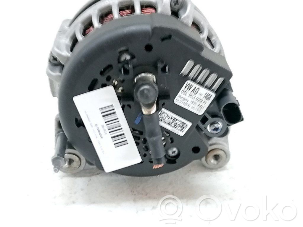 Volkswagen Golf VIII Generatore/alternatore 