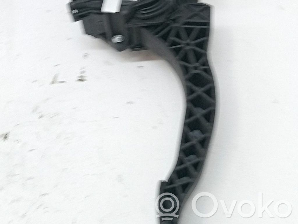 Pédale d'accélérateur   9836042280