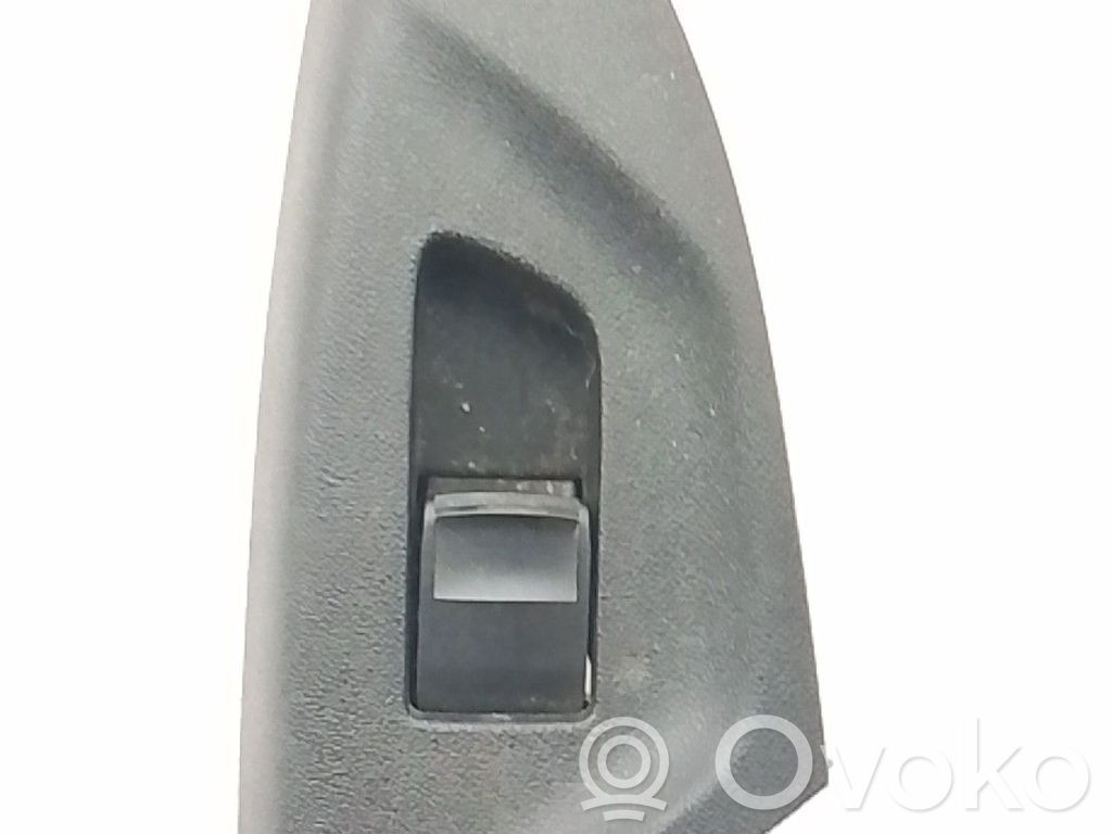 Comutator comandă geamuri electrice   848100D030