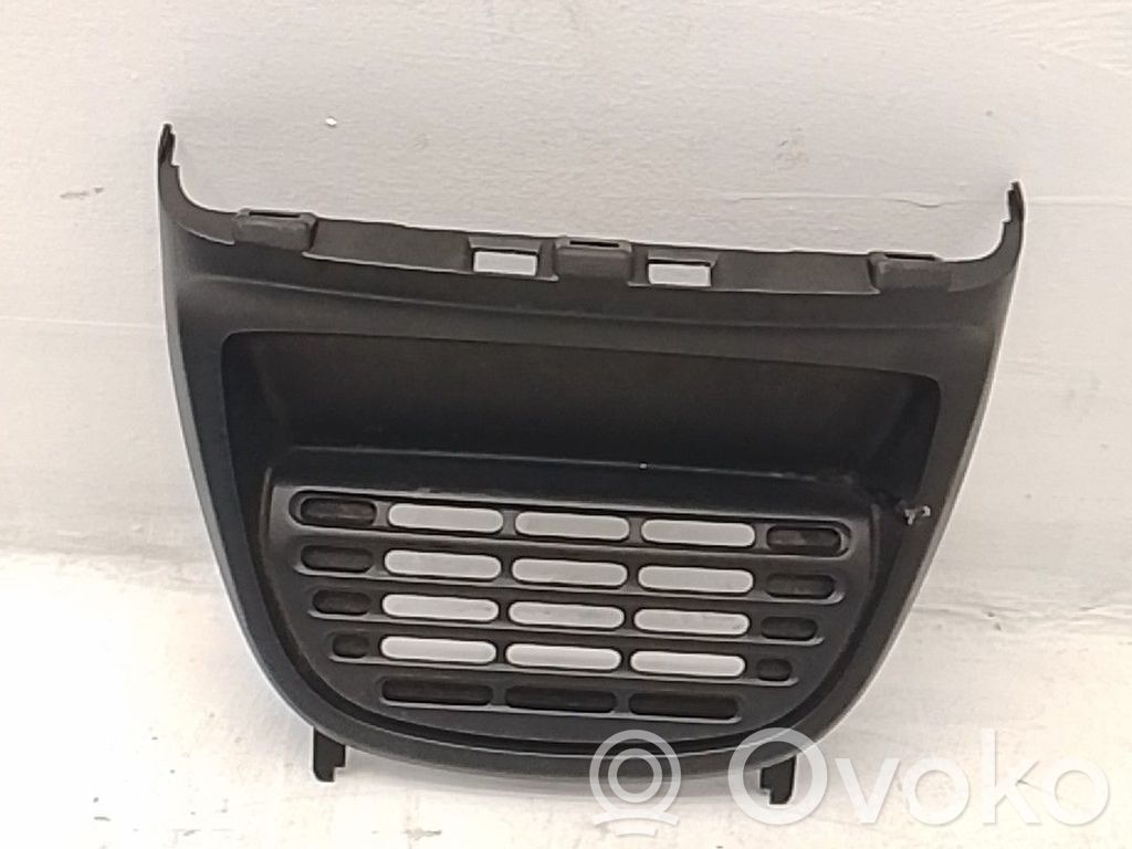 Toyota Aygo AB40 Dysze / Kratki środkowego nawiewu deski rozdzielczej 