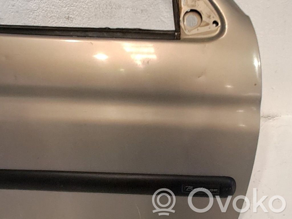 Puerta delantera   9002V0