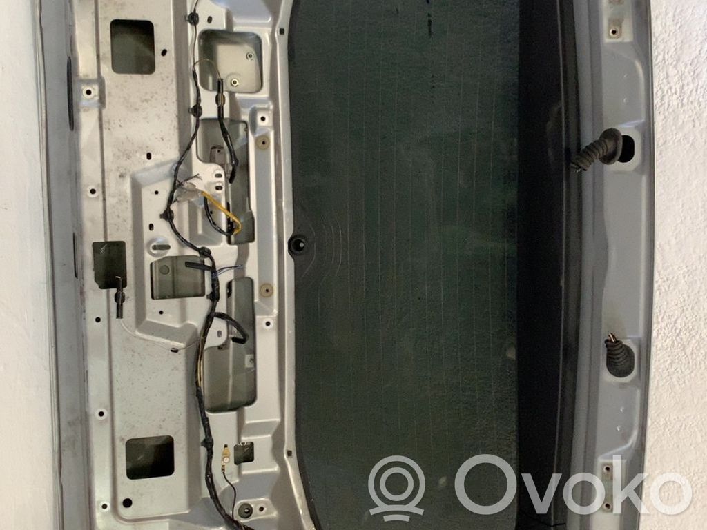 Puerta del maletero/compartimento de carga   5801A524