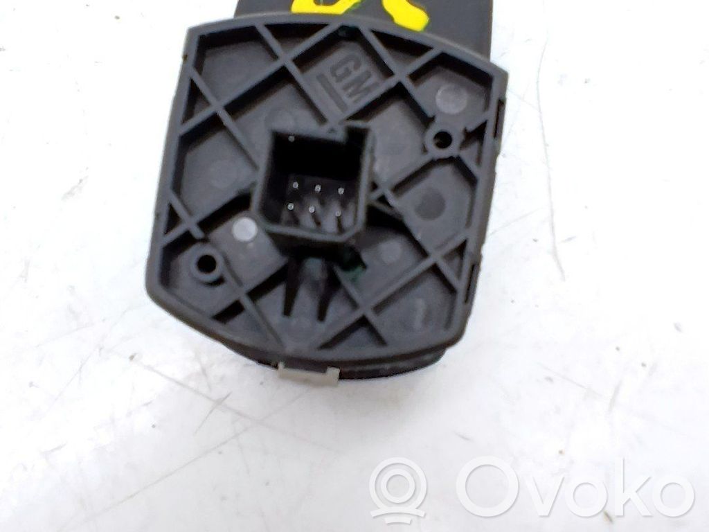 Interruptor del elevalunas eléctrico   13430018