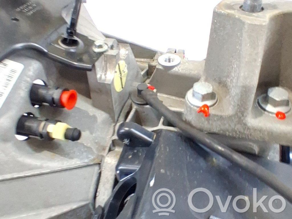 Ford Transit Courier Cutie viteze manuală cu 5 trepte 