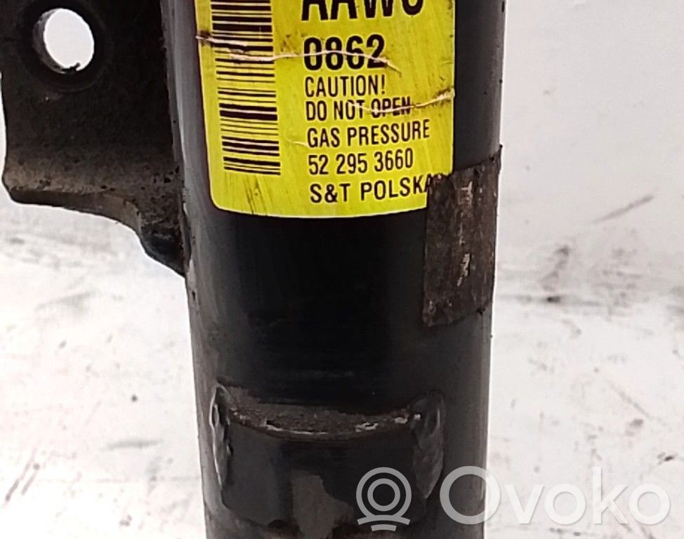Opel Astra J Amortyzator przedni
