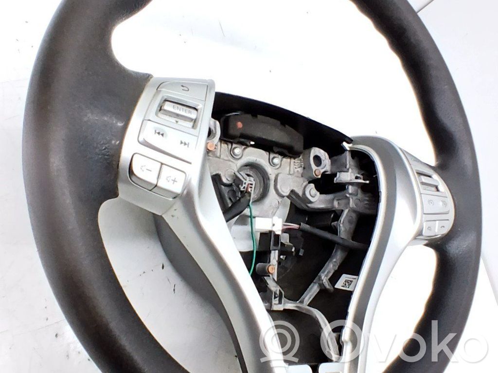 Nissan Navara Ohjauspyörä 